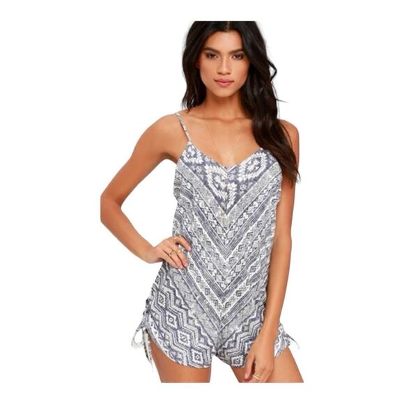 NWT Billabong Keep Dreamin Blue Print Romper Size M Festival Boho - Picture 1 of 10